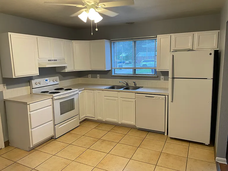 111 Valentine Ln #2 — Photo 5
