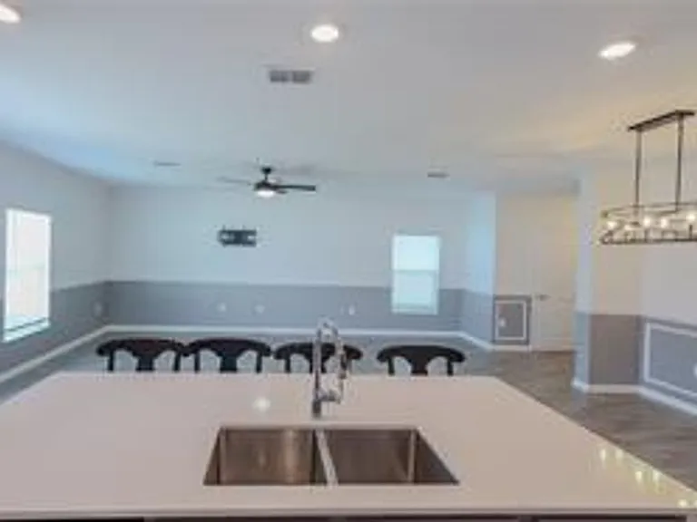 1821 Heart Lake Dr — Photo 11