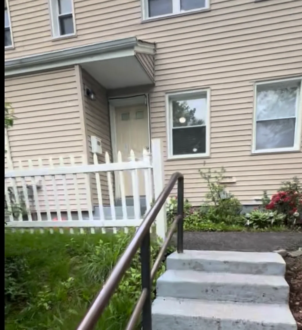 2 bed, 1000 sqft, $1,450 — Photo 1