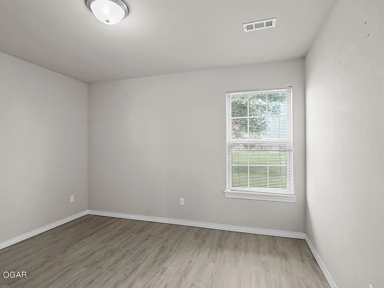 2044 Mississippi Ave — Photo 28