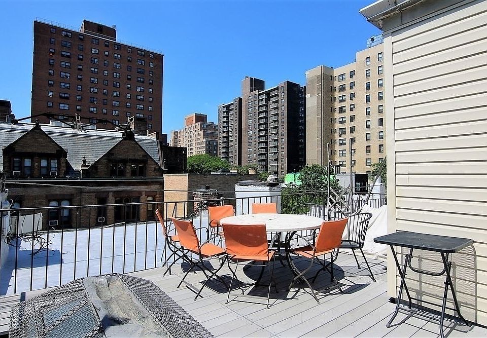 1st image of 140 W 92nd St #4