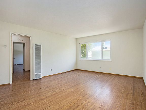 3rd image of 610 Santa Clara Ave APT C