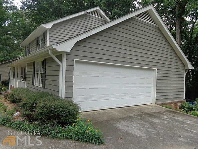 2nd image of 850 Sugar Creek Way SE
