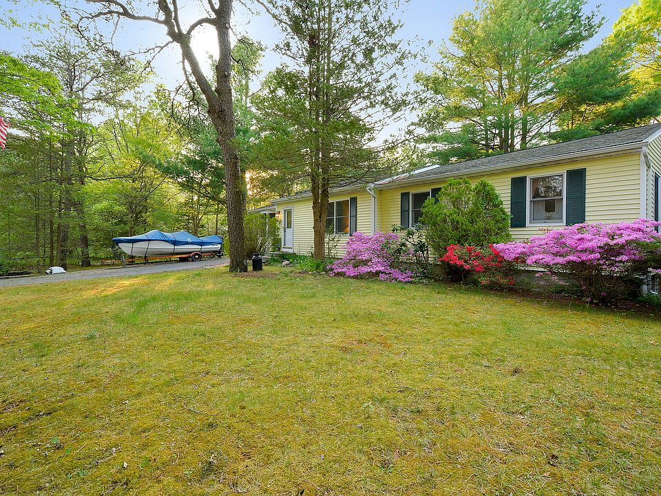 1st image of 7 Eileen Ln