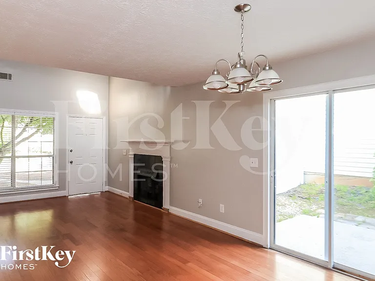 680 Crossbridge Aly — Photo 4