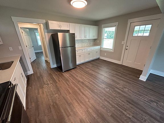 3rd image of 102 Ross Dr #B