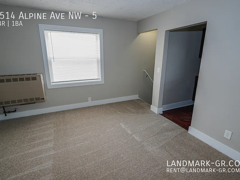 1514 Alpine Ave NW #5 — Photo 4