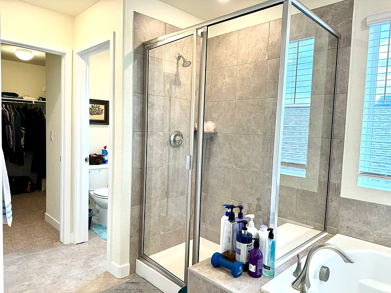 930 Compass Dr — Photo 32