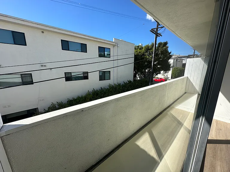 11600 Rochester Ave #12 — Photo 8