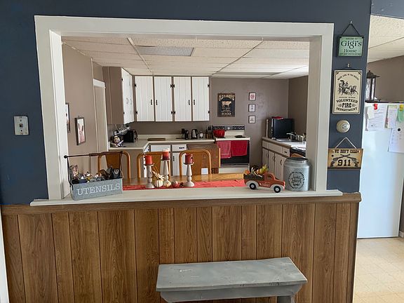 5th image of 33 Elm St APT 101