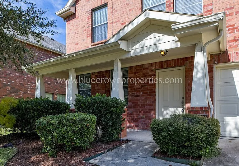 3208 Grant St — Photo 4