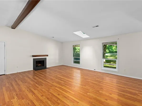 5905 Stanleyville Dr, Rural Hall, NC 27045