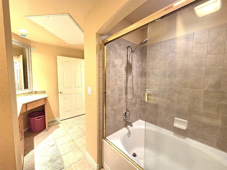 2400 McCue Rd #325 — Photo 16
