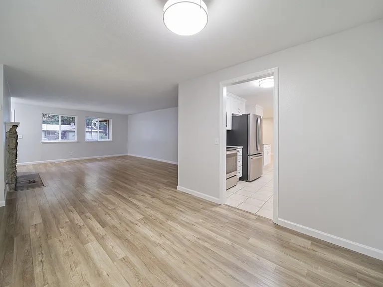 4323 Glen Terra Dr SE — Photo 10