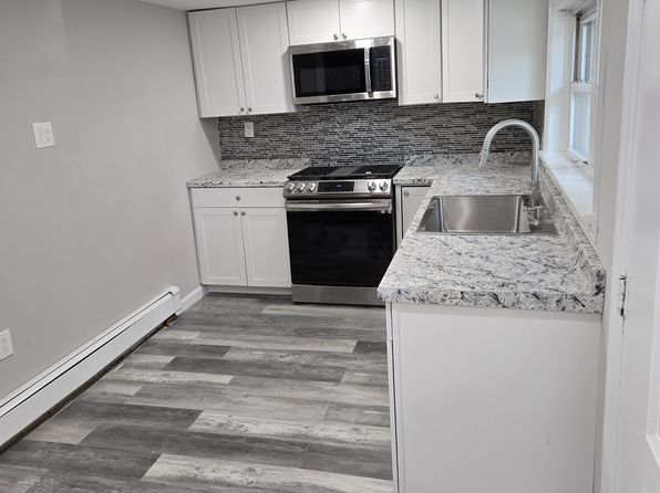 369 Strawtown Rd APT A