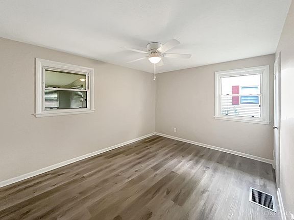 4th image of 283 Brookwood Ave