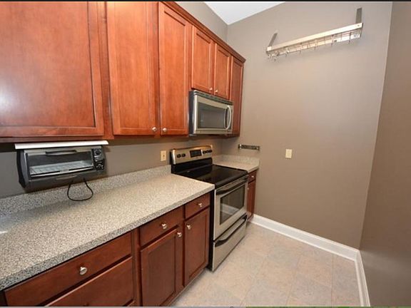 2nd image of 2104 Fulton Ave APT 3