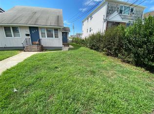 126 Radcliffe Rd, Island Park, NY 11558