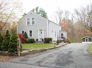 135 Mattapoisett Rd, Acushnet, MA 02743