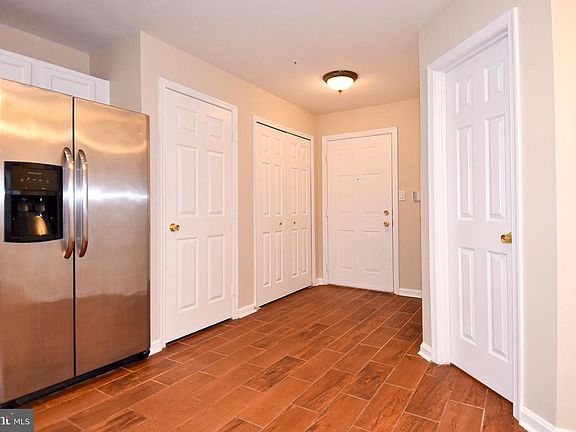 4th image of 9605 Lake Pointe Ct APT 101