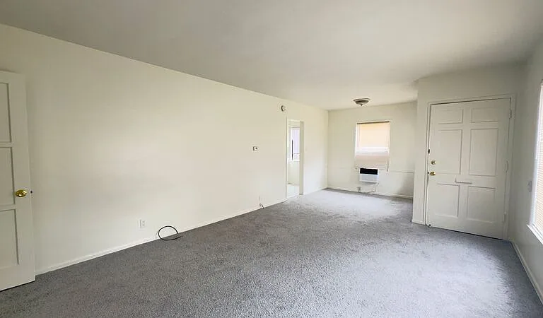 10131 Memphis Ave — Photo 3
