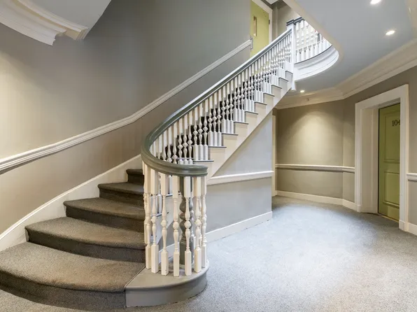 457 Centre Street, 457 Centre St APT 302, Newton, MA 02458