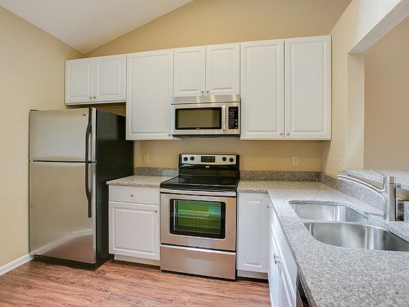 3rd image of 7609 Edinborough Way APT 4317