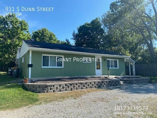 931 S Dunn — Photo 2
