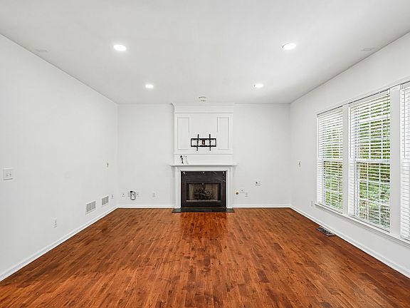 4th image of 5157 Wellisford Ct #A