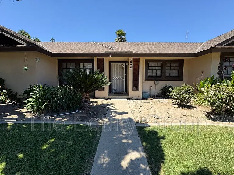 3924 W Hillsdale Ct — Photo 1
