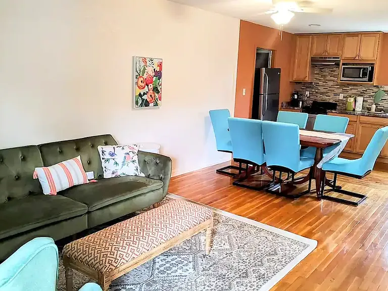104 W Francis St #A — Photo 1