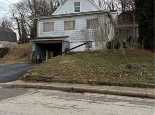 512 Clark Ave, Jeannette, PA 15644