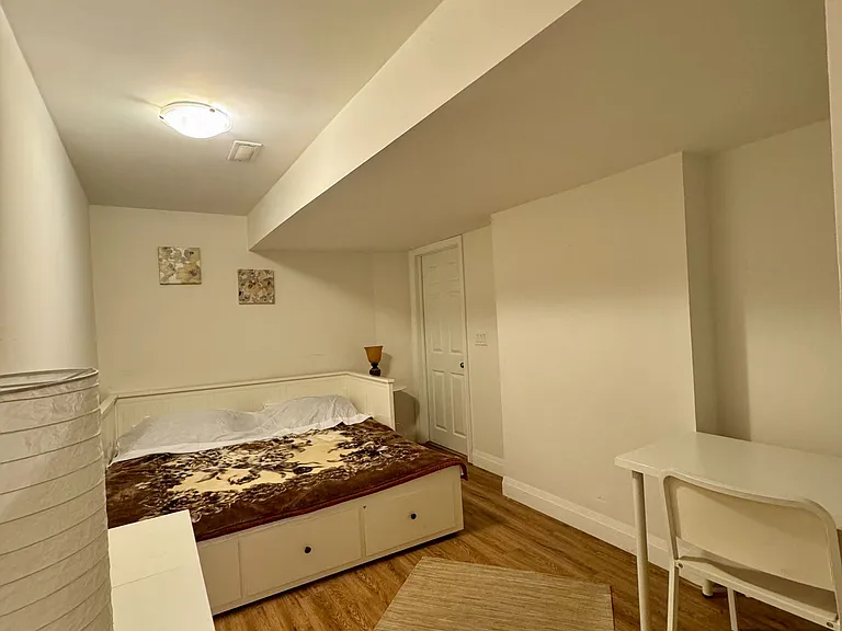 169 Larratt Ln #BASEMENT — Photo 12