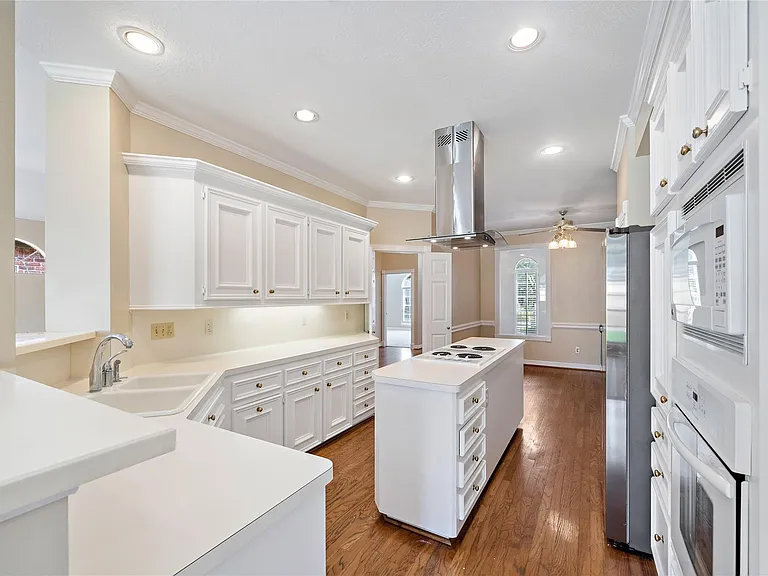 13811 Muirfield Village Dr — Photo 10