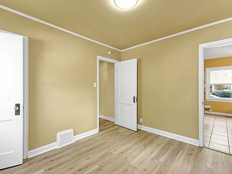 2815 Francis St — Photo 15