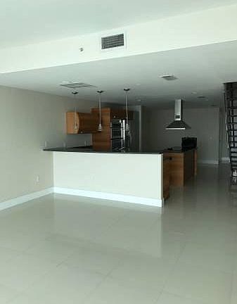 3rd image of 2950 NE 188th St APT 405