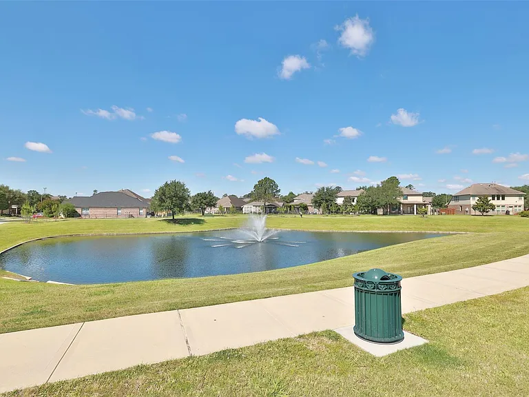 9135 Solvista Pass Ln — Photo 32