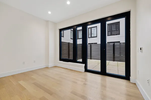 Rented by Dalan Rentals | media 31