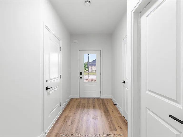 154 McLellan Ave #A — Photo 3