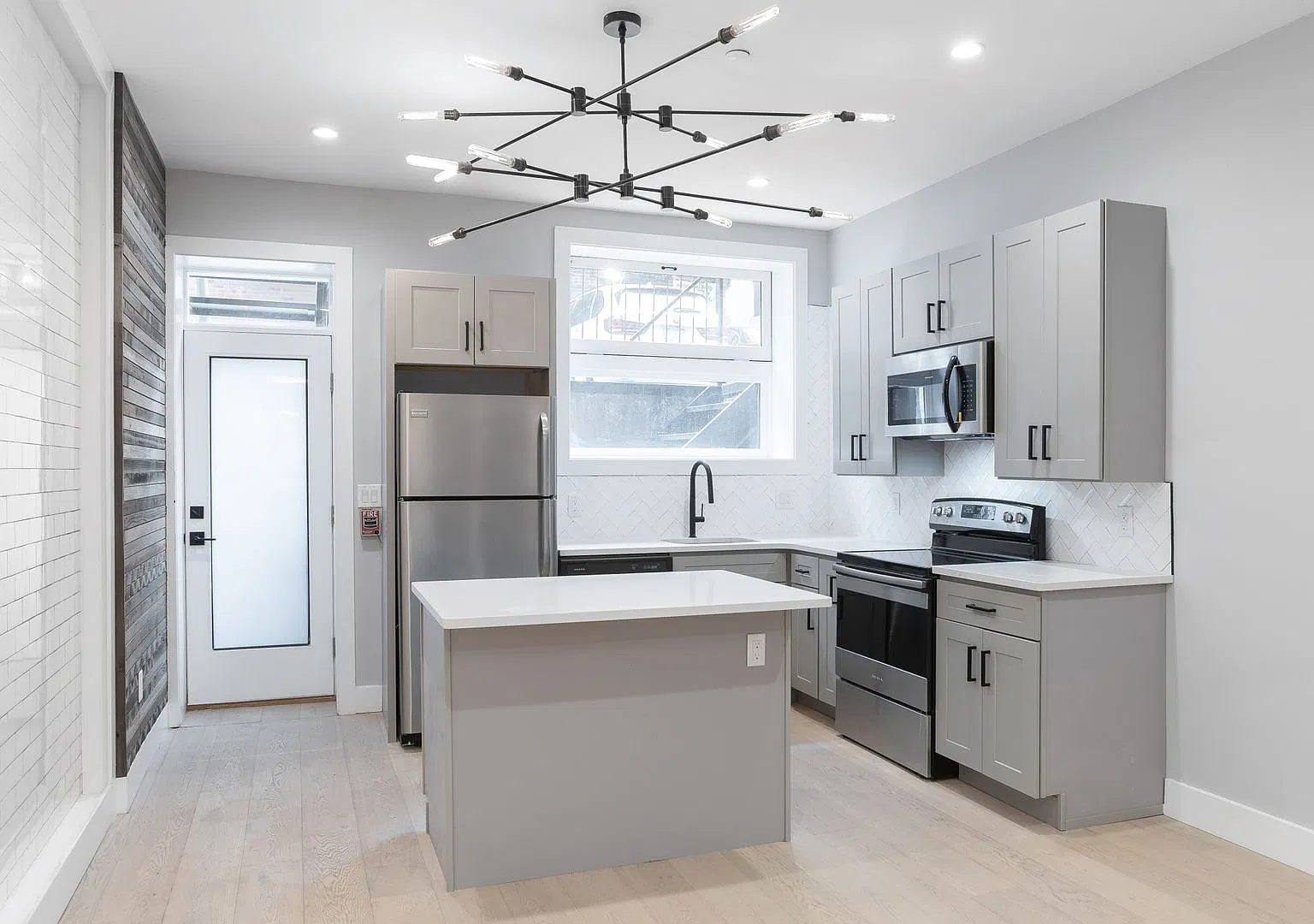 1707 Rittenhouse Sq — Photo 1