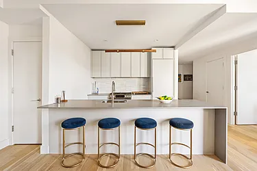 111 Montgomery Street, #8M