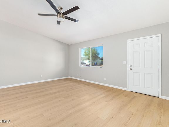 4th image of 1051 W HILLVIEW Street