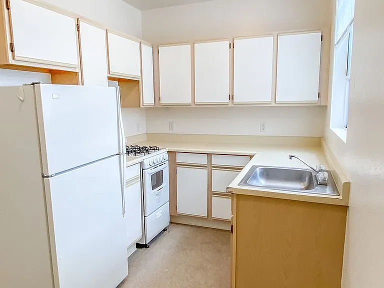 700 Laguna St #308 — Photo 8