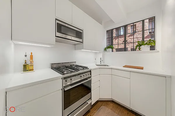 Rented by CORE | media 13