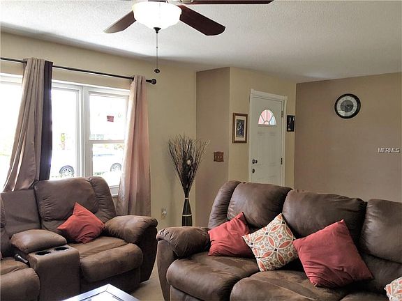 3rd image of 980 W Embassy Dr