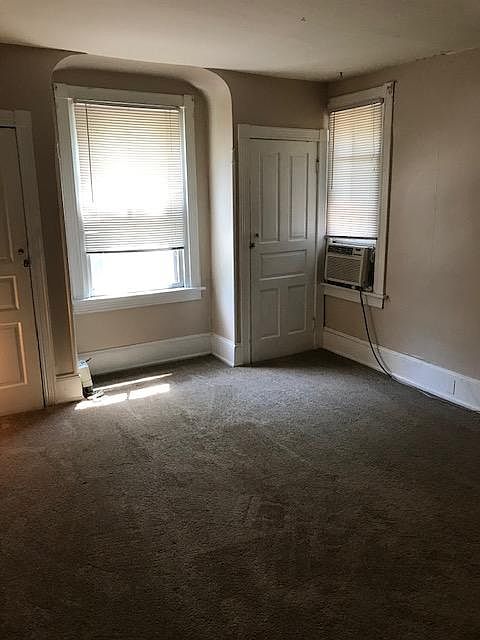 Spacious living room
