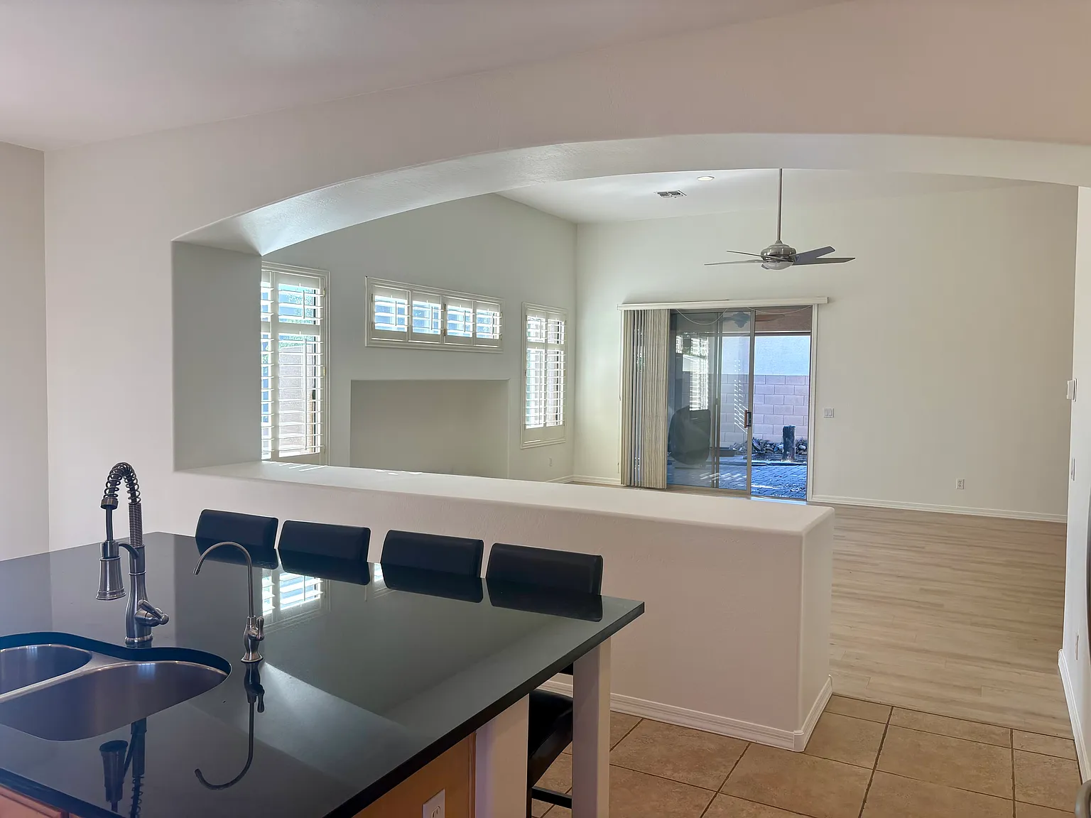 4Bd,2Ba Gated Community Stunning split floorpan (McKellips/Stapley) — Photo 4