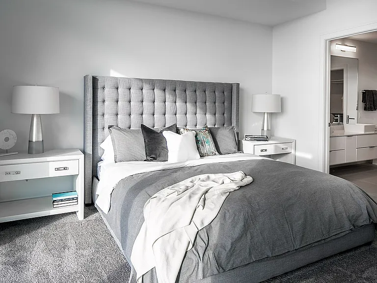 Spacious & Relaxing Bedroom