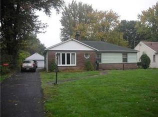 123 Outwater Dr, Lockport, NY 14094