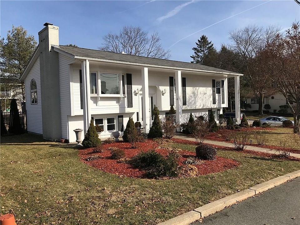 1st image of 14 Lori Dr